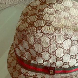 AUTHENTIC VINTAGE GUCCI BUCKET HAT